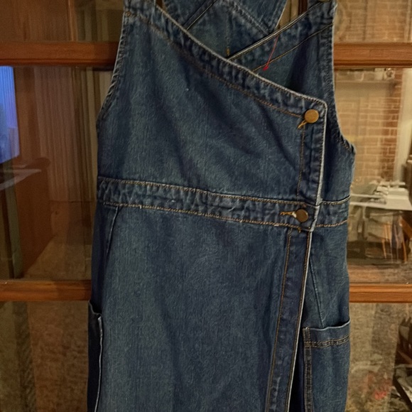 Denim dress that wraps from right to left with two pockets - Picture 4 of 6